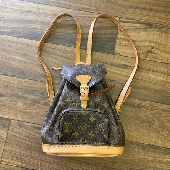 Louis Vuitton Monogram Montsouris Backpack 10”x8” - Picture 5 of 16